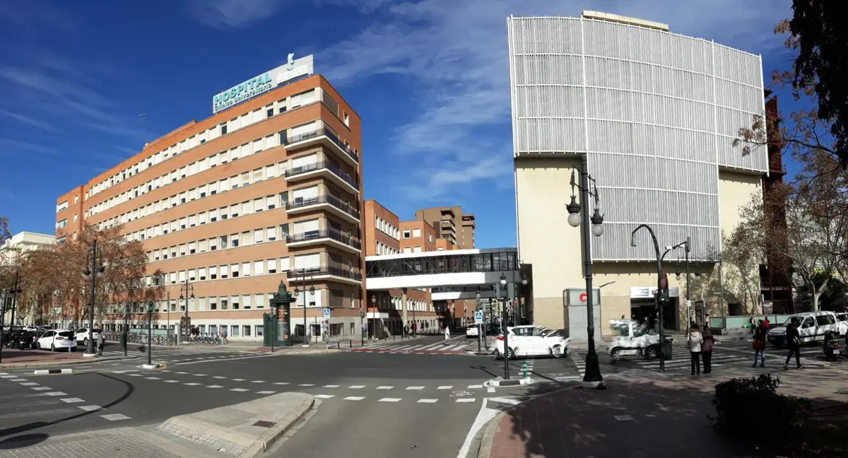 Edificio del Hospital Clínico de Valencia (València)